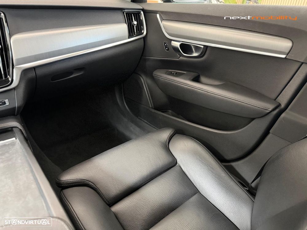 Volvo V90 2.0 D4 Momentum B.Pack Geartronic - 10
