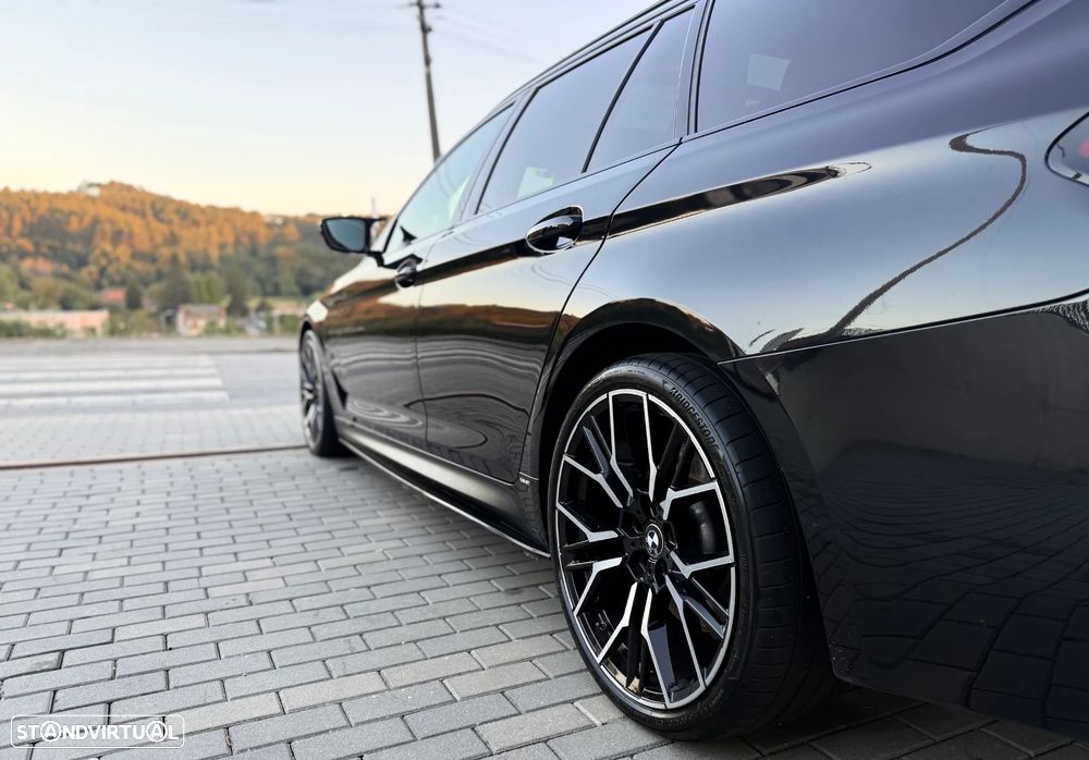 BMW 530 e Pack Desportivo M - 12