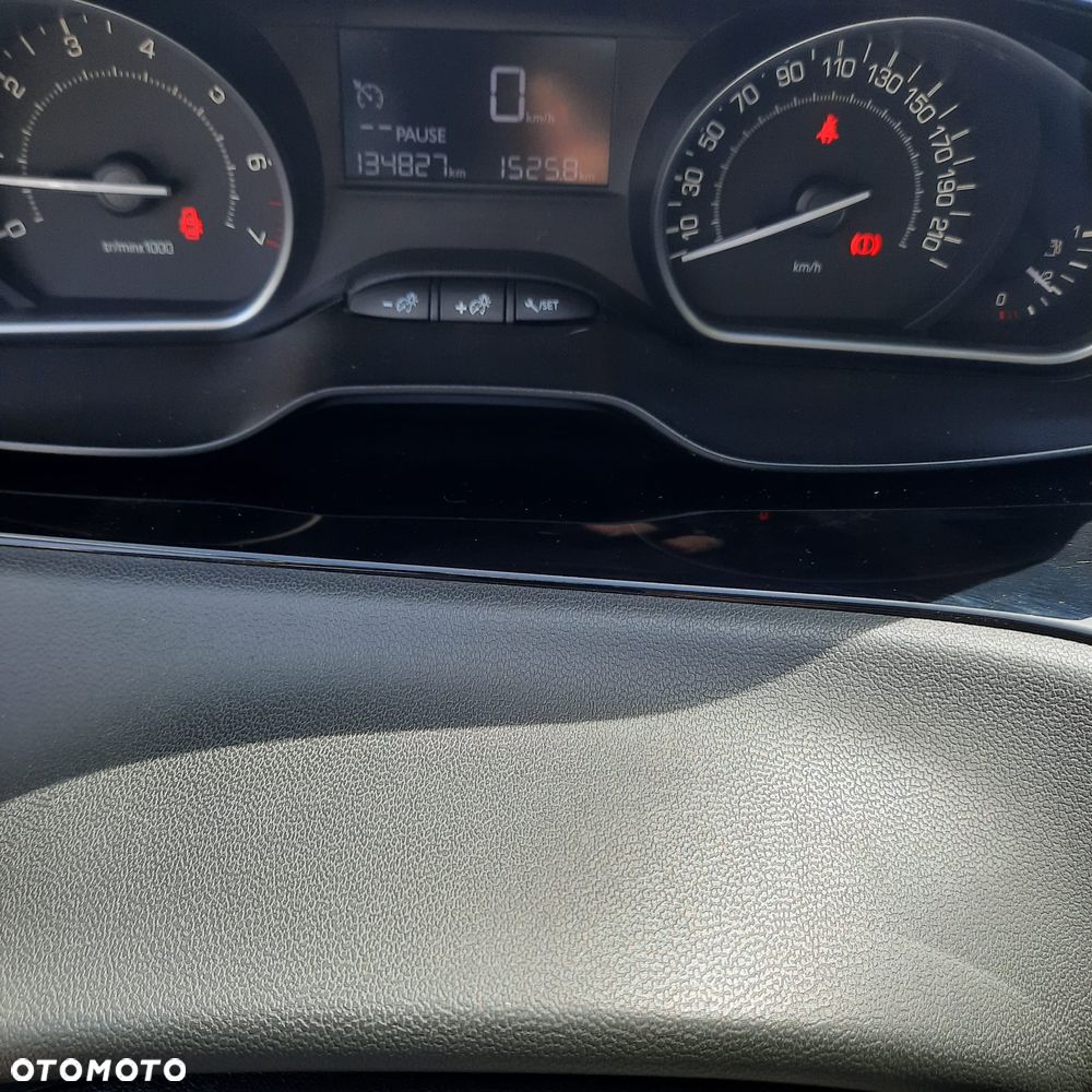 Peugeot 208 1.2 PureTech Active - 5