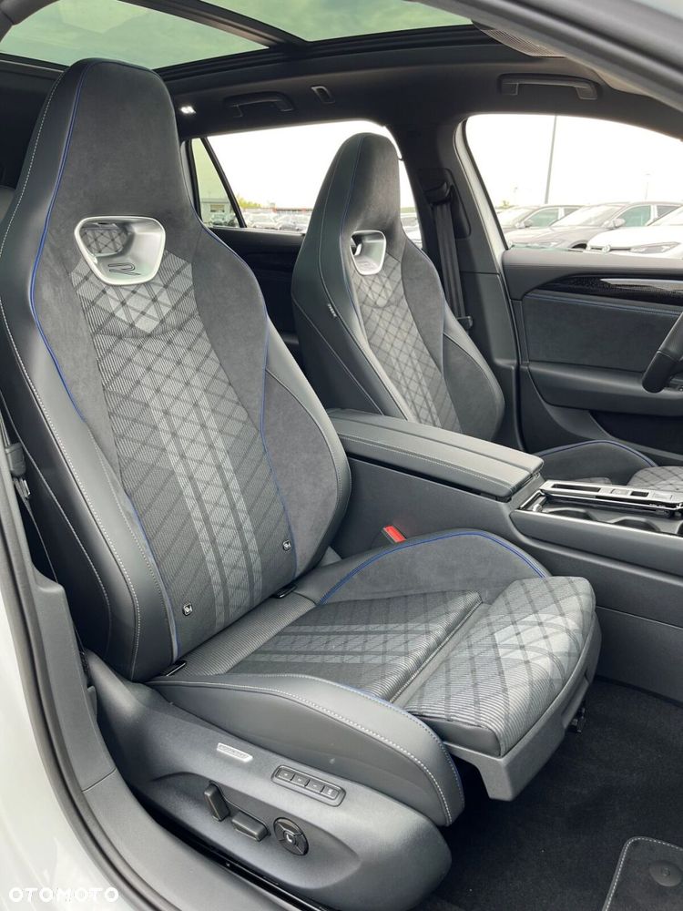 Volkswagen Passat Variant 2.0 TDI SCR R-Line Plus DSG - 10