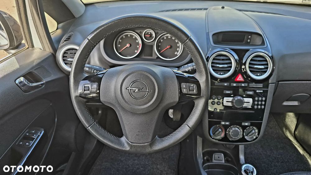 Opel Corsa 1.4 16V Innovation - 18