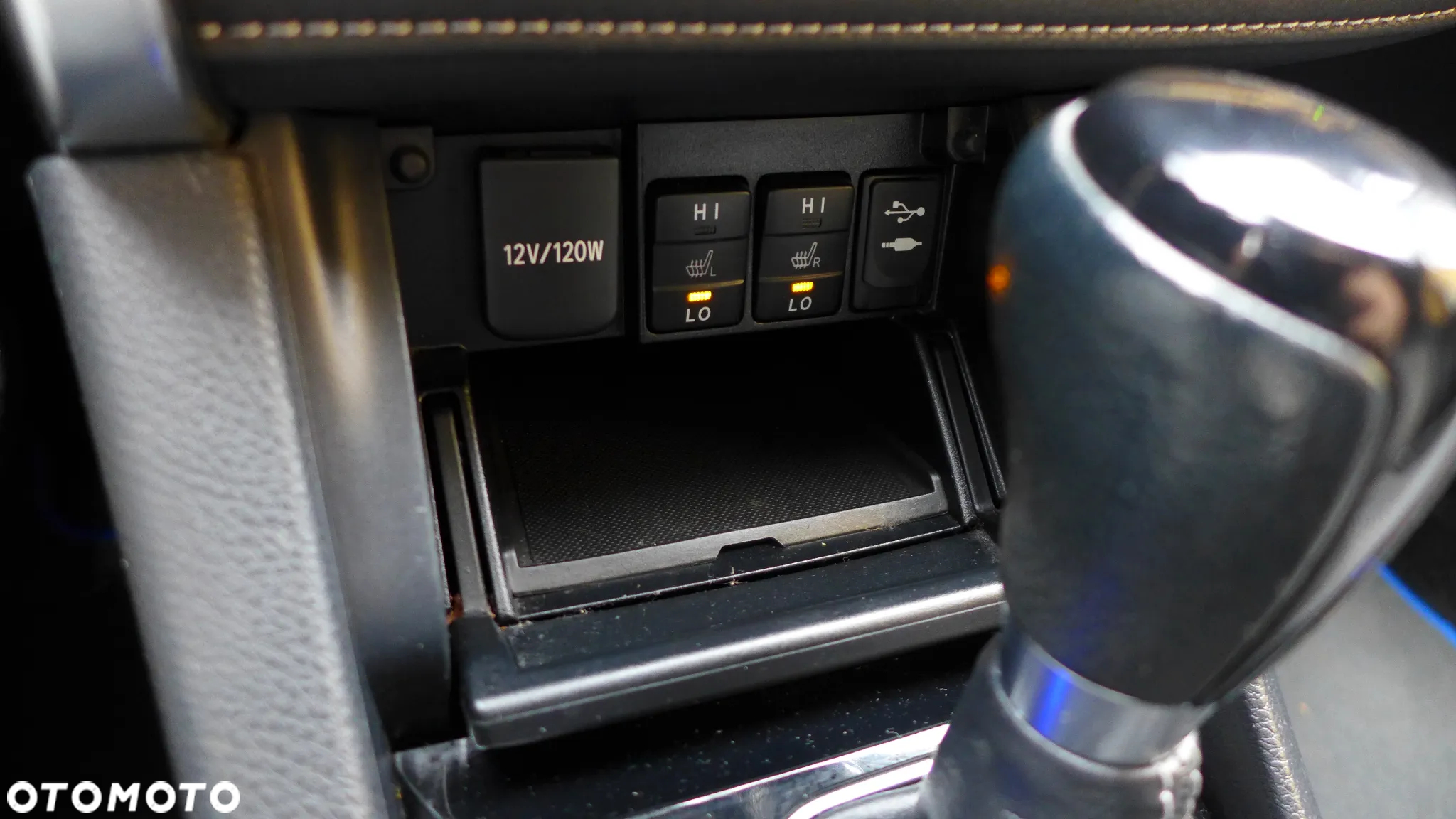 Toyota Auris 1.2 T Dynamic MS - 24