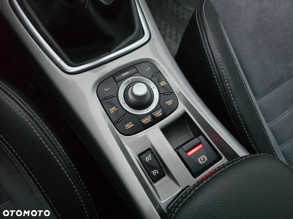 Renault Laguna 2.0 dCi FAP Initiale - 29