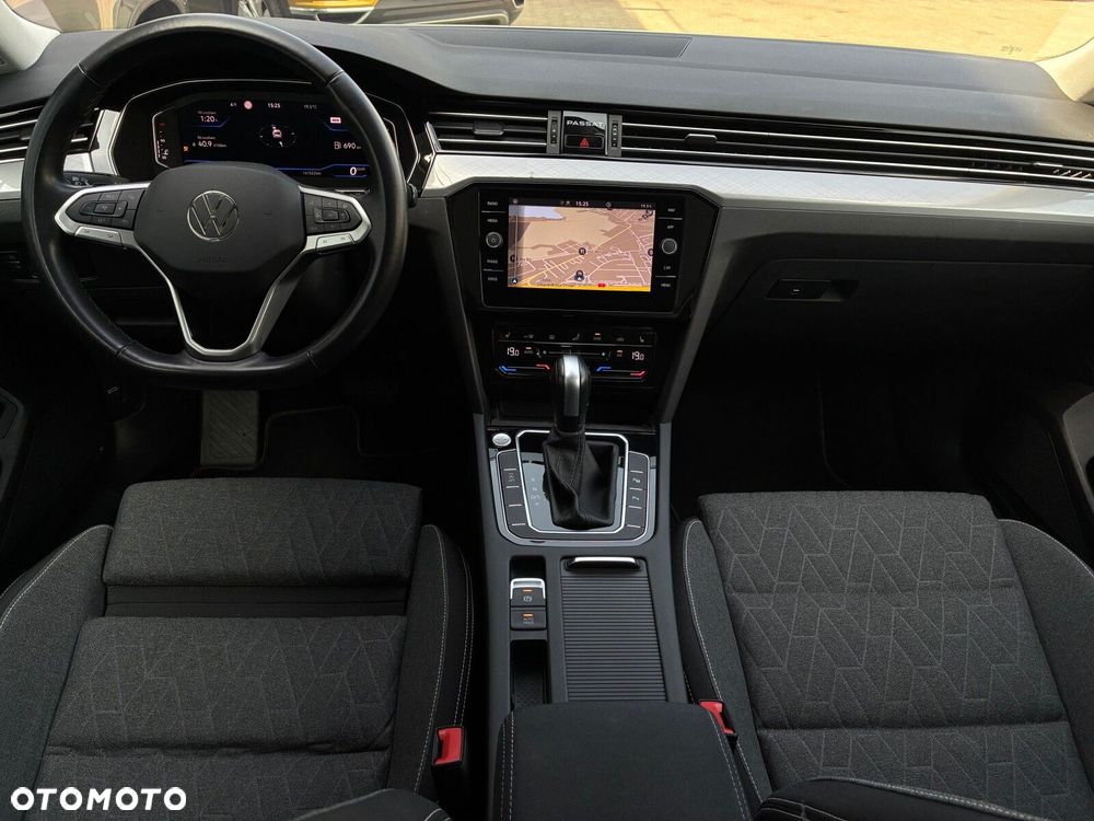 Volkswagen Passat - 11
