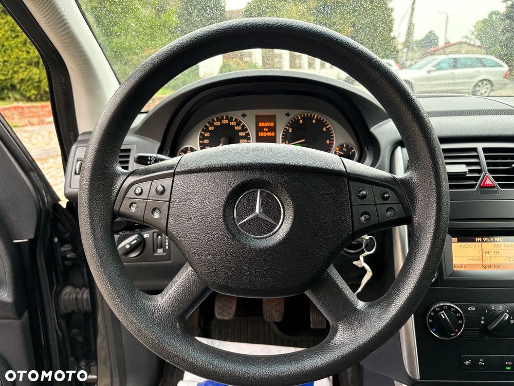 Mercedes-Benz Klasa B 180 BlueEffICIENCY - 12