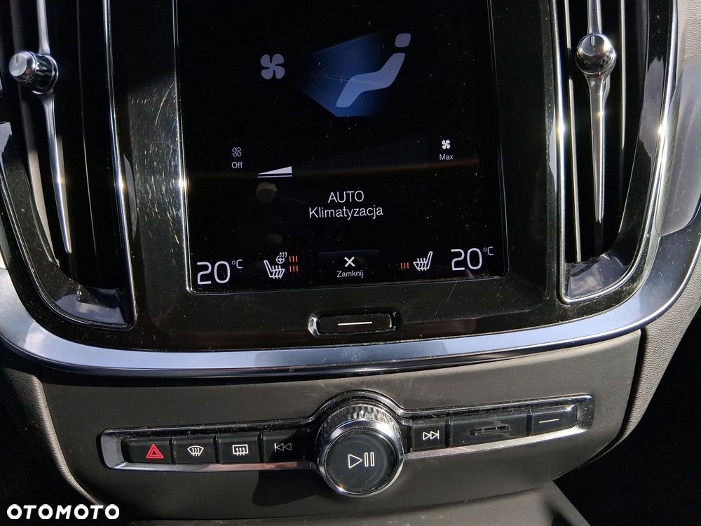 Volvo V60 Cross Country - 22