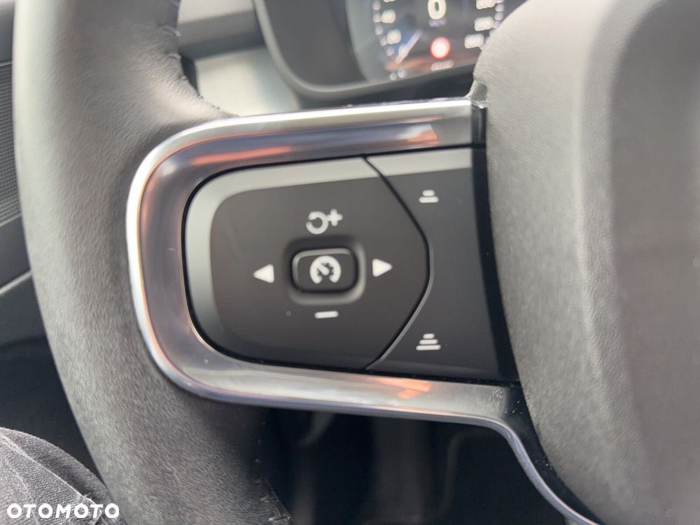 Volvo XC 40 - 22