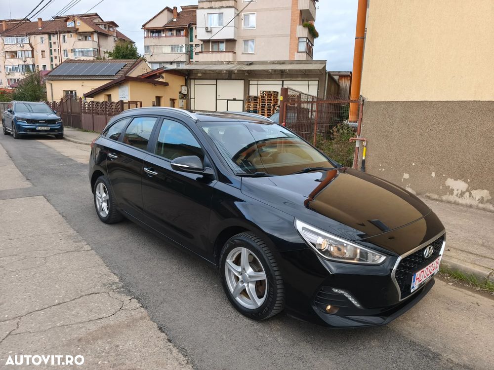Hyundai i30 Kombi 1.6 CRDI Premium - 3
