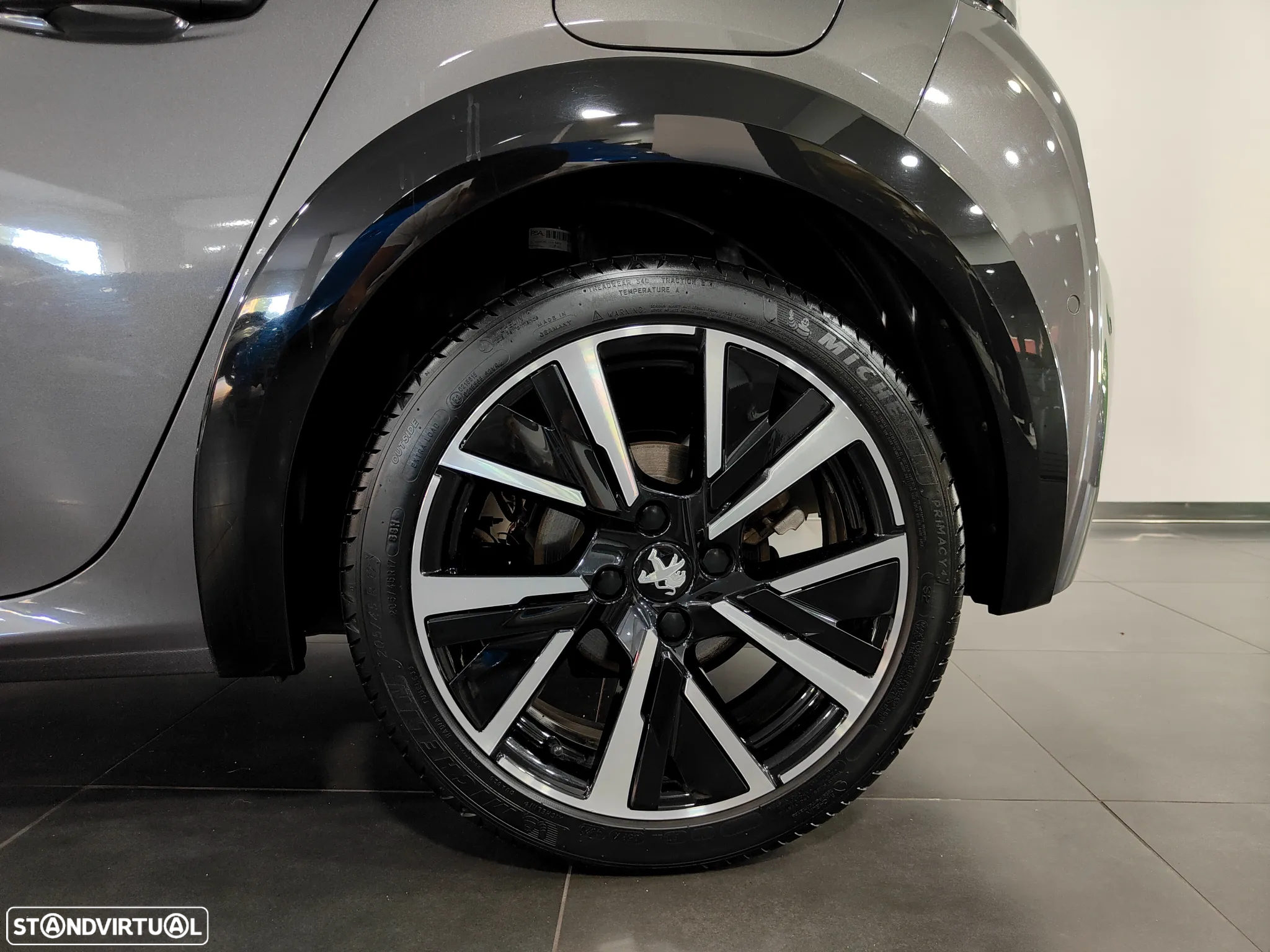 Peugeot 208 1.2 PureTech GT Line - 25