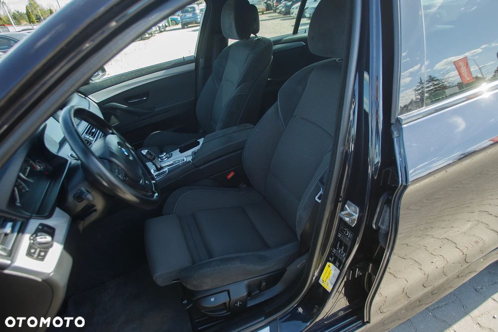 BMW Seria 5 530d Sport-Aut - 17