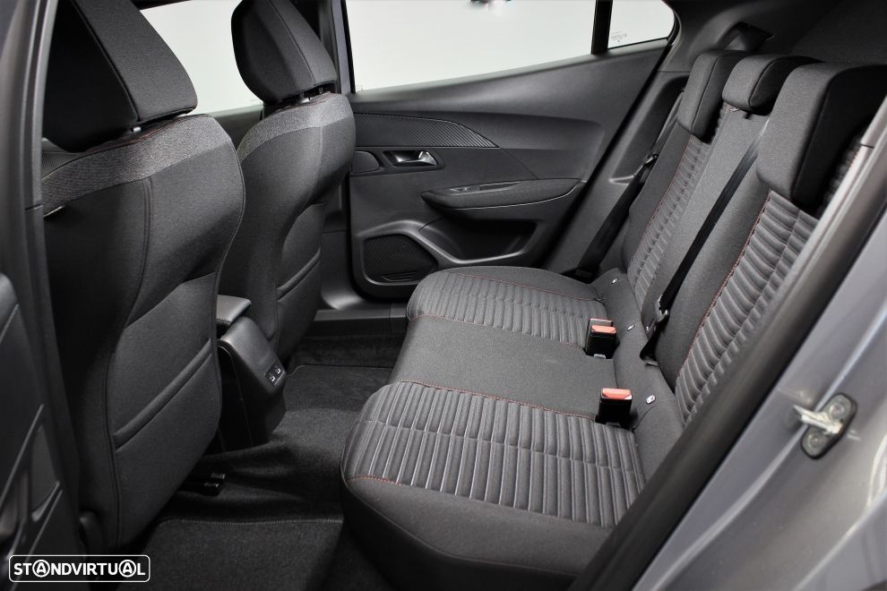 Peugeot e-2008 50 kWh Active Pack - 24