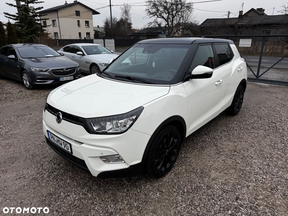 SsangYong/KGM Tivoli e-XGi 160 2WD Black+White - 13
