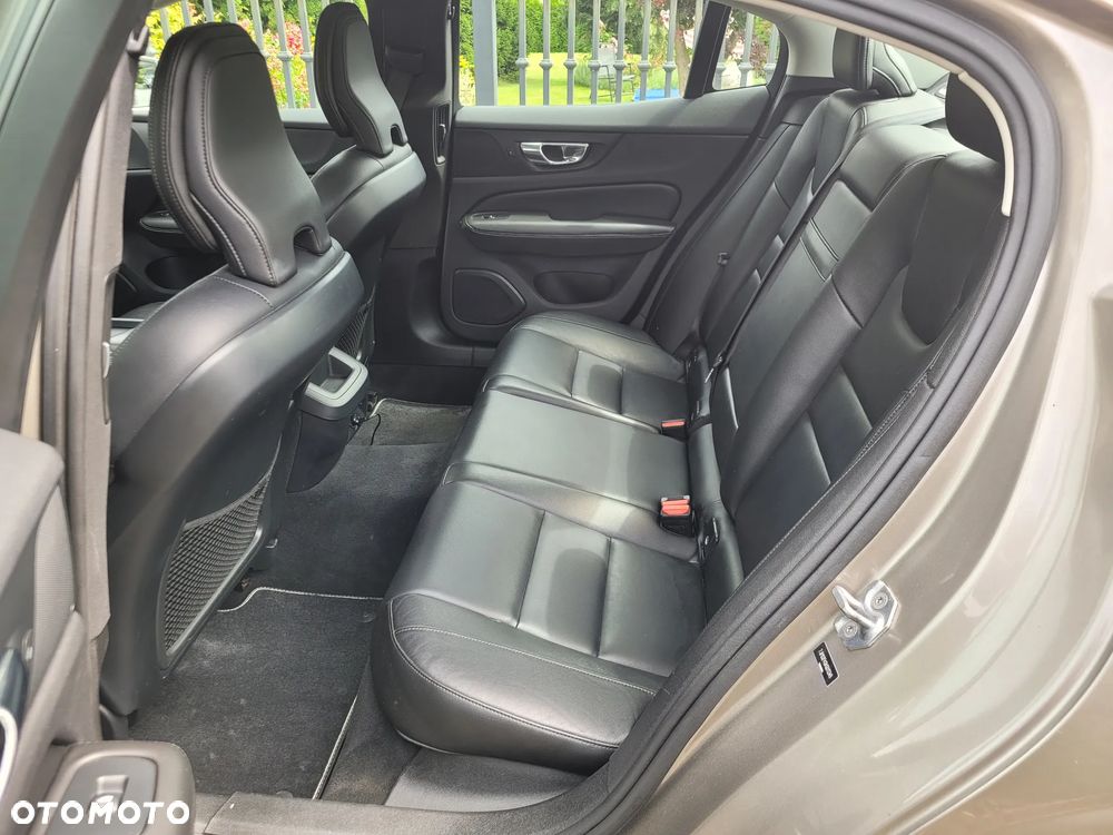 Volvo S60 T5 Momentum Pro - 6