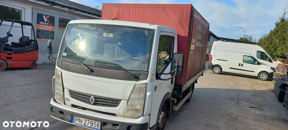 Renault Maxity - 2