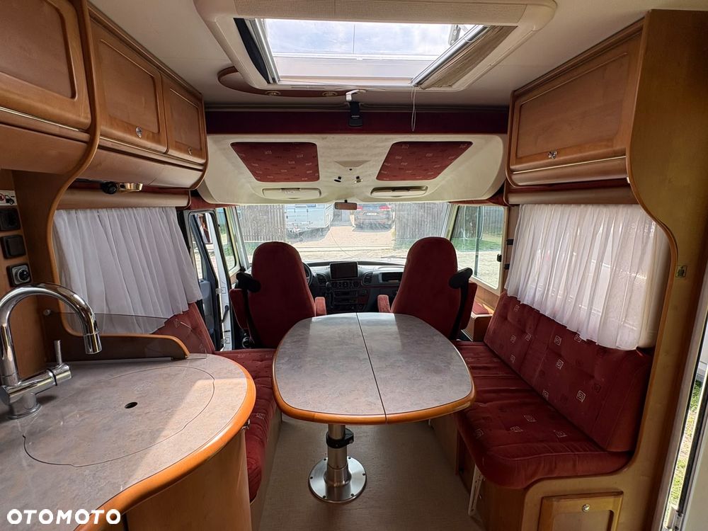Mercedes-Benz Rapido - 19