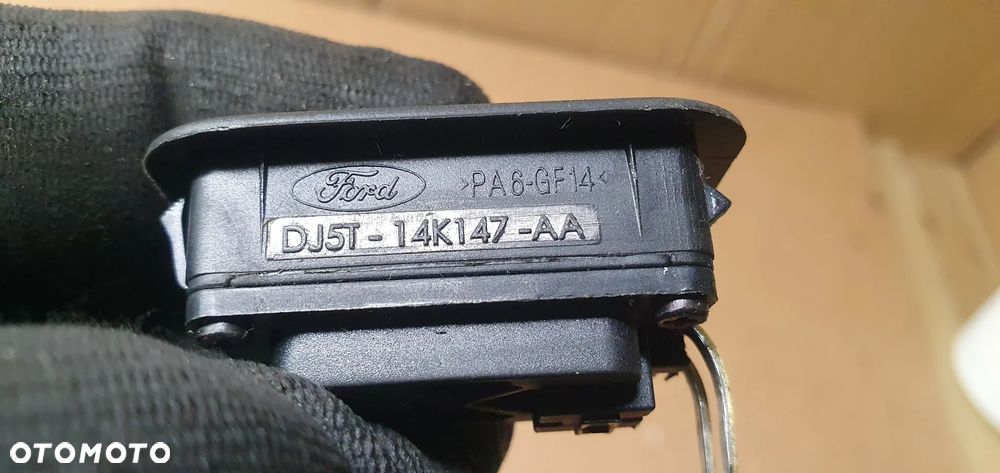 Przełącznik włącznik otwierania klapy bagażnika Ford C-Max MK2 DJ5T-14K147-AA - 6