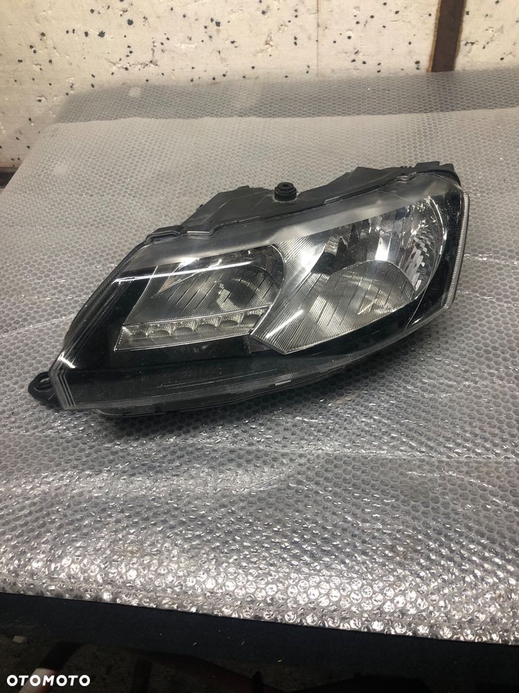 SKODA RAPID LIFT 17- LAMPA LEWA PRZÓD PRZEDNIA LED 5JB941015B