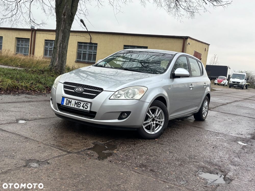 Kia Ceed 2.0 CVVT Spirit - 23