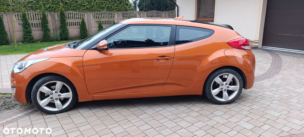 Hyundai Veloster - 24