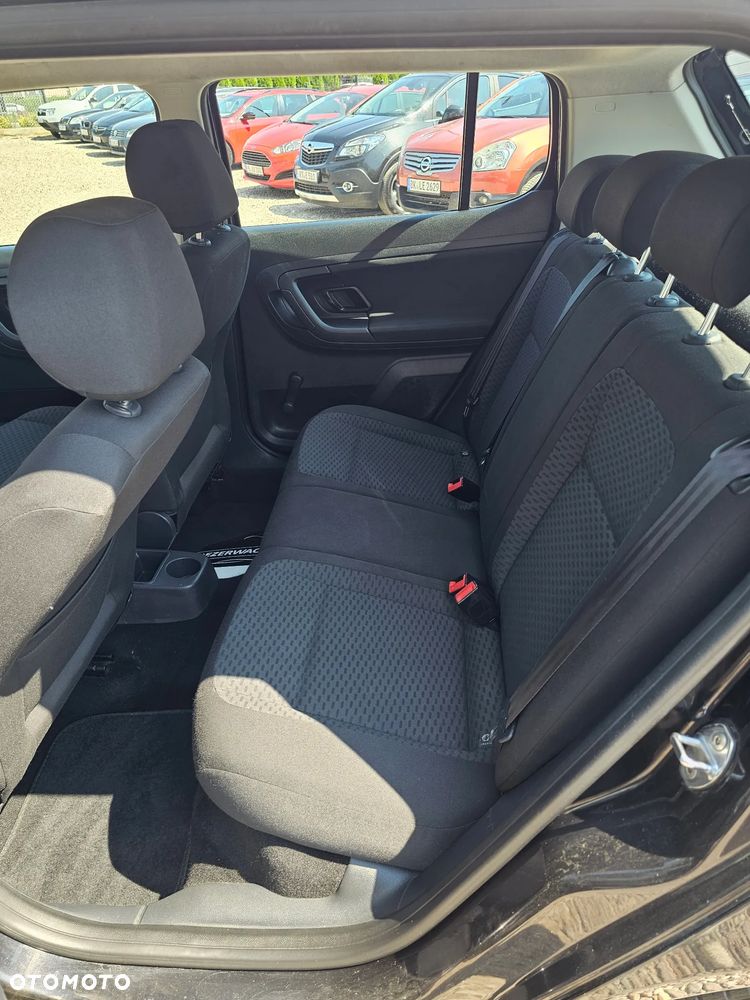 Skoda Fabia 1.2 HTP Cool Colour Edition - 23