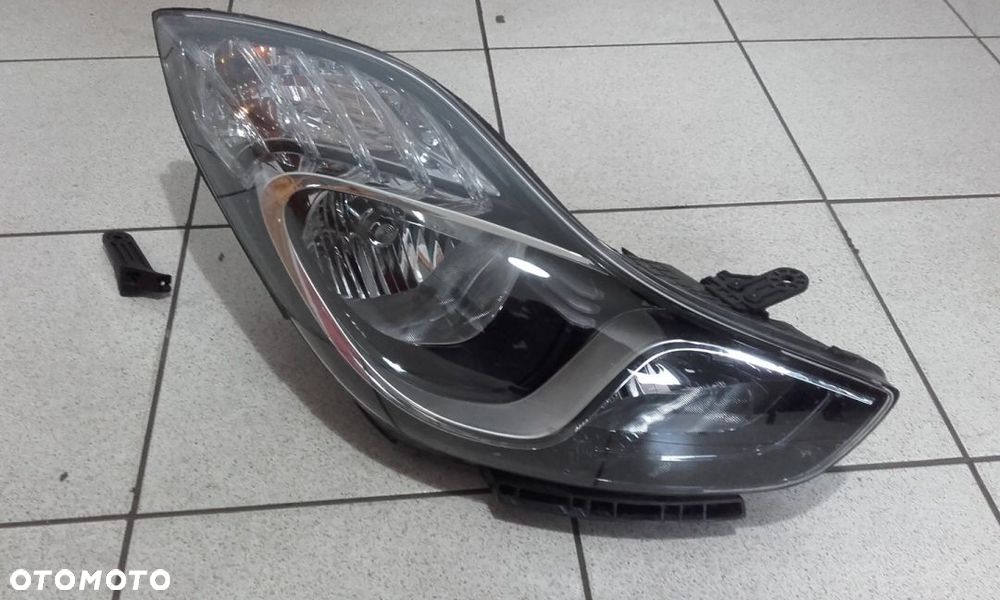 HYUNDAI IX20 LAMPA PRAWA ORYGINALNA EUROPA