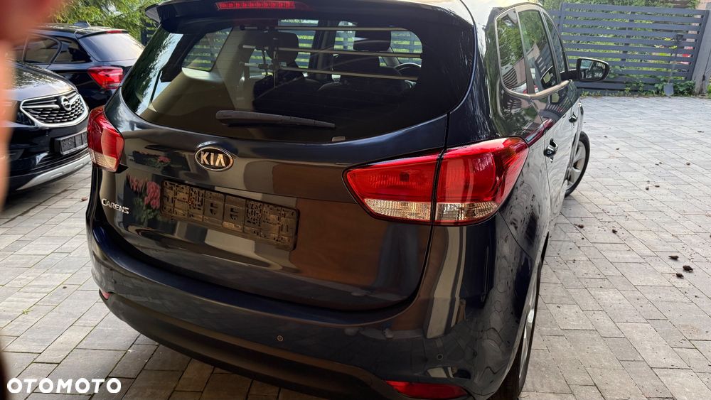 Kia Carens 1.6 GDI Dream Team Edition - 9