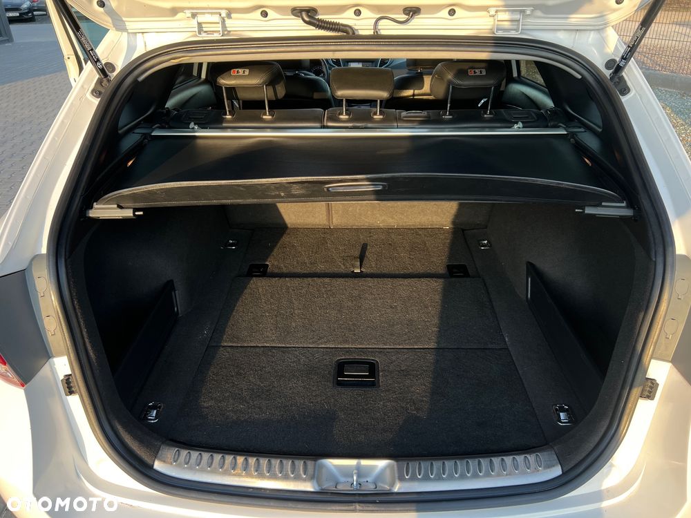 Hyundai i40 Kombi 1.7 CRDi DCT Premium - 31