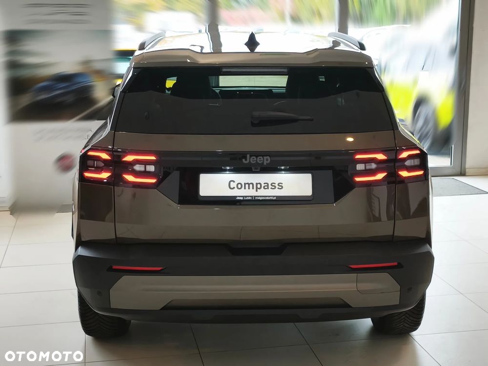 Jeep Compass 1.2 T3 mHEV Altitude FWD DCT - 11