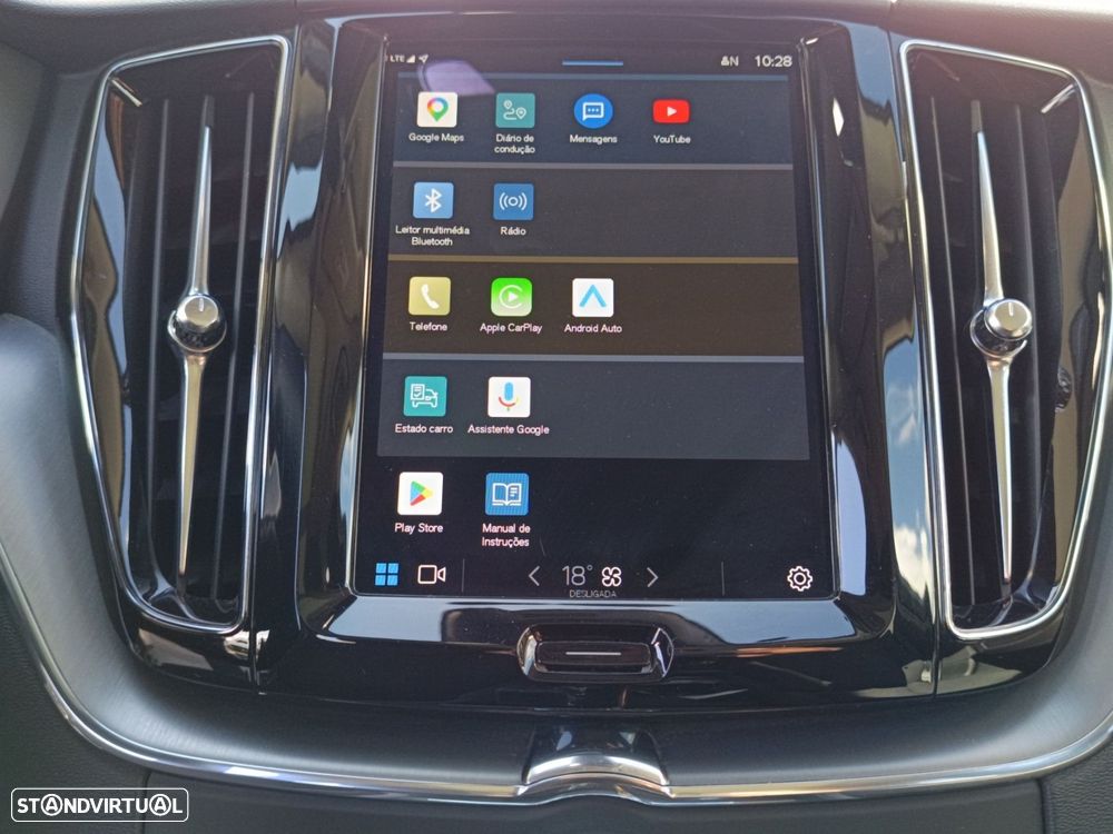 Volvo XC 60 2.0 B4 Momentum Plus Geartronic - 24