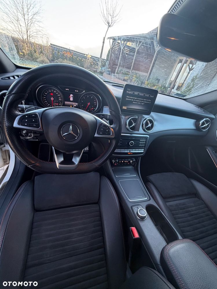 Mercedes-Benz GLA 220 4-Matic AMG Line - 9