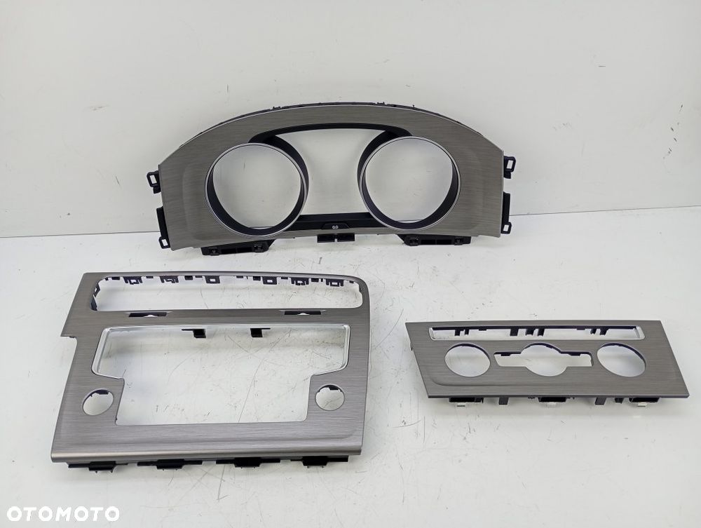 ramka obudowa licznika panelu nawiewu radia osłona vw golf VII 7 5G1863100 5G1819743 5G0857059 - 1