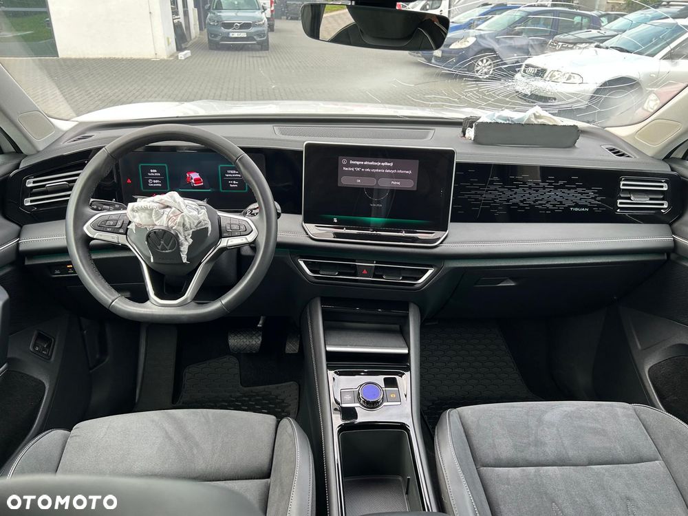 Volkswagen Tiguan 1.5 eHybrid PHEV 150kW Elegance DSG - 23
