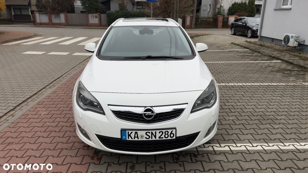 Opel Astra 2.0 CDTI DPF 150 Jahre - 8