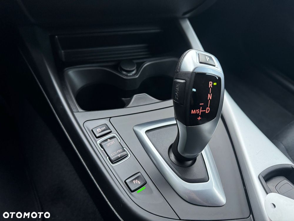 BMW Seria 1 118i Advantage - 20