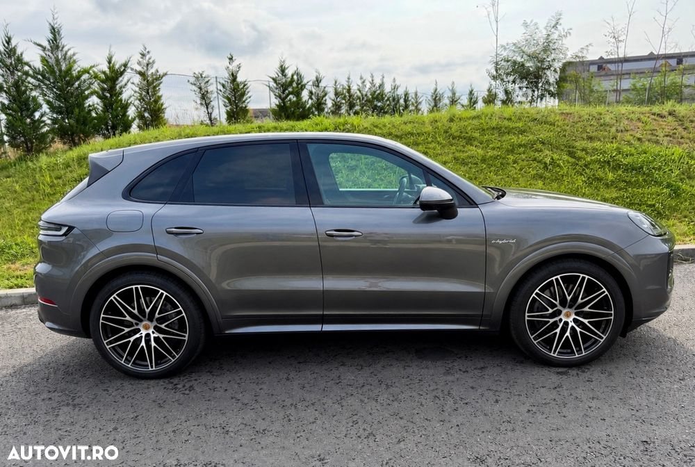 Porsche Cayenne E-Hybrid Tiptronic S Platinum Edition - 4