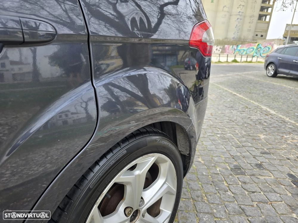 Ford S-Max 2.0 TDCi Titanium 7L - 32