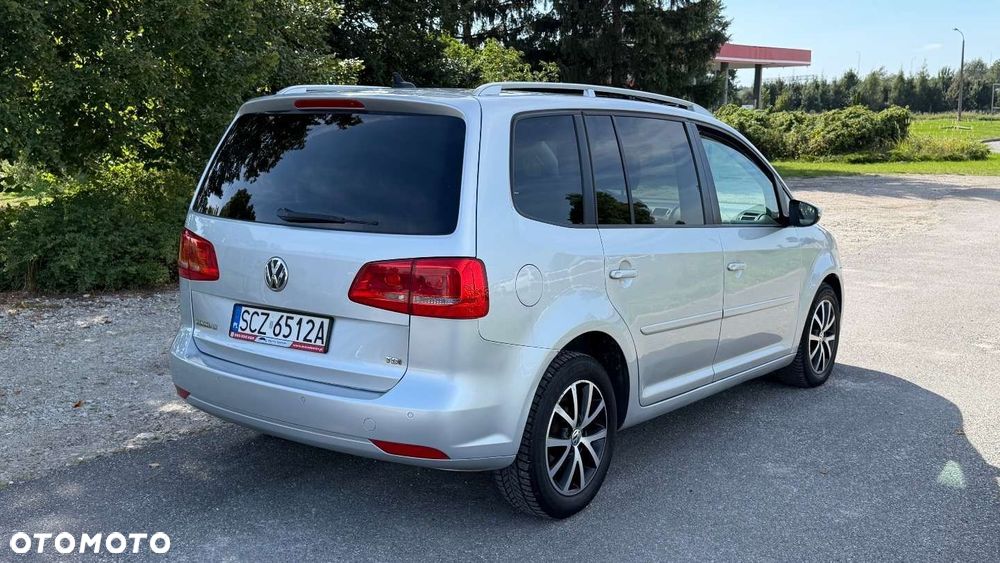 Volkswagen Touran 1.6 TDI DPF BlueMotion Technology DSG Highline - 21