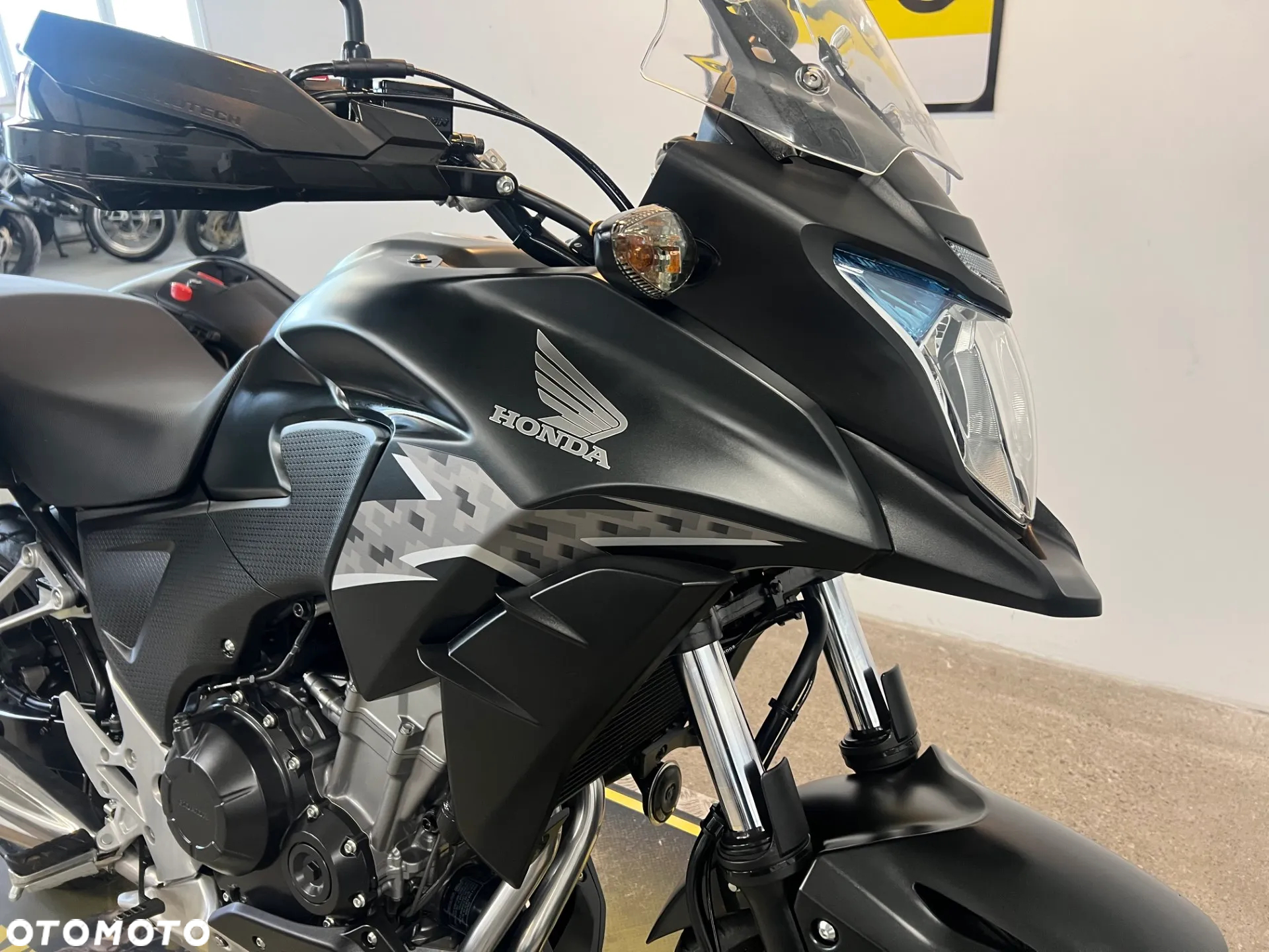 Honda CB - 8
