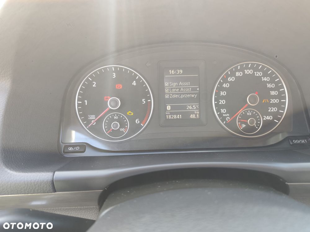 Volkswagen Touran 2.0 TDI DPF BlueMotion Technology Highline - 27