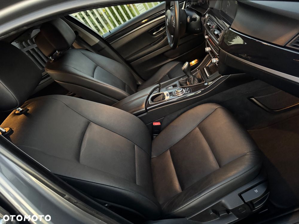 BMW Seria 5 520d Special Edition - 27