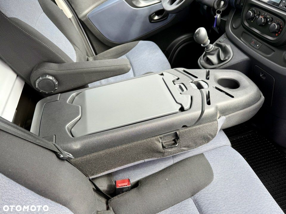 Opel Vivaro - 32