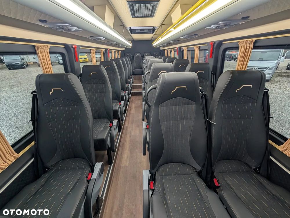 Mercedes-Benz Sprinter 519 - 21