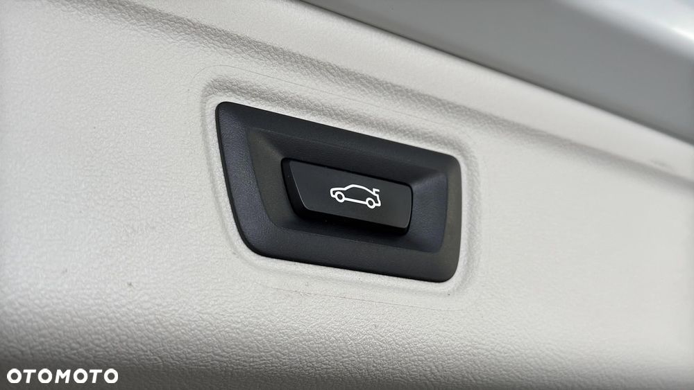 BMW Seria 3 318i Advantage - 19