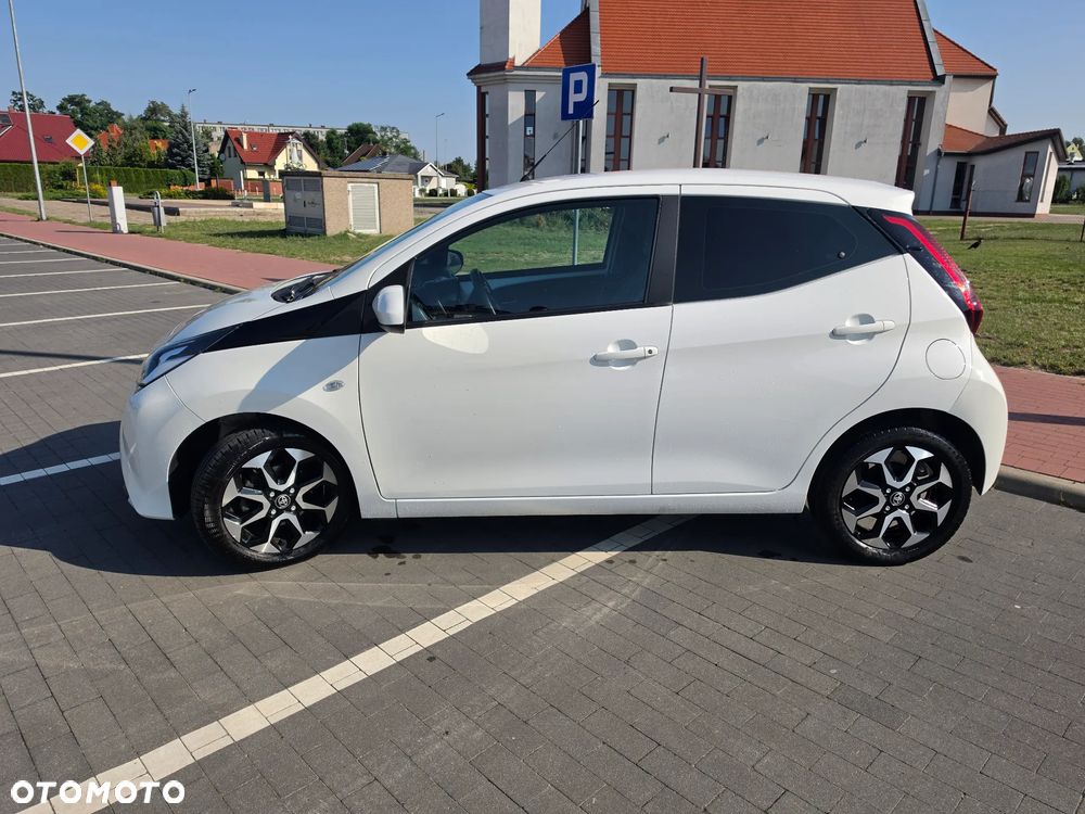 Toyota Aygo x-play - 4