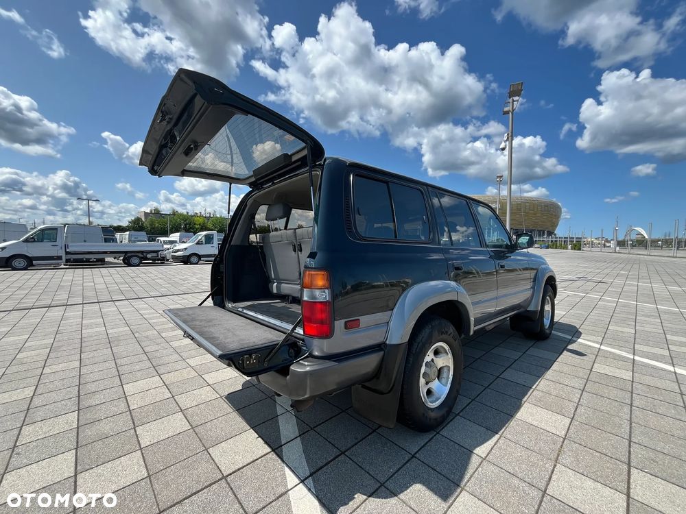 Toyota Land Cruiser - 5