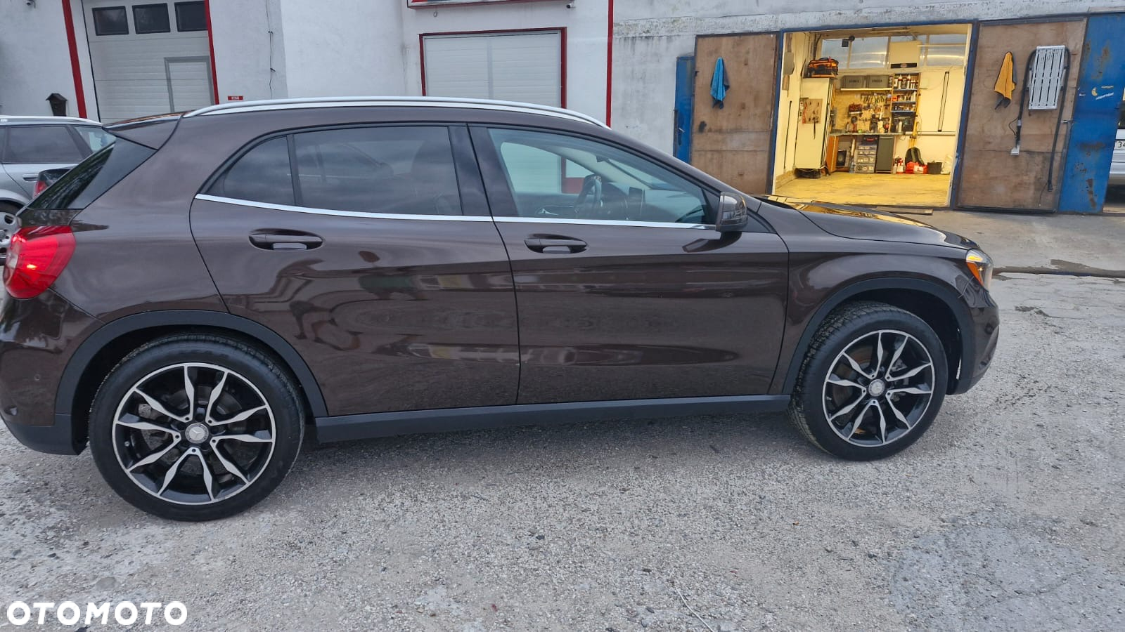 Mercedes-Benz GLA - 10