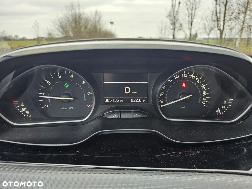 Peugeot 208 PureTech 82 Allure - 6