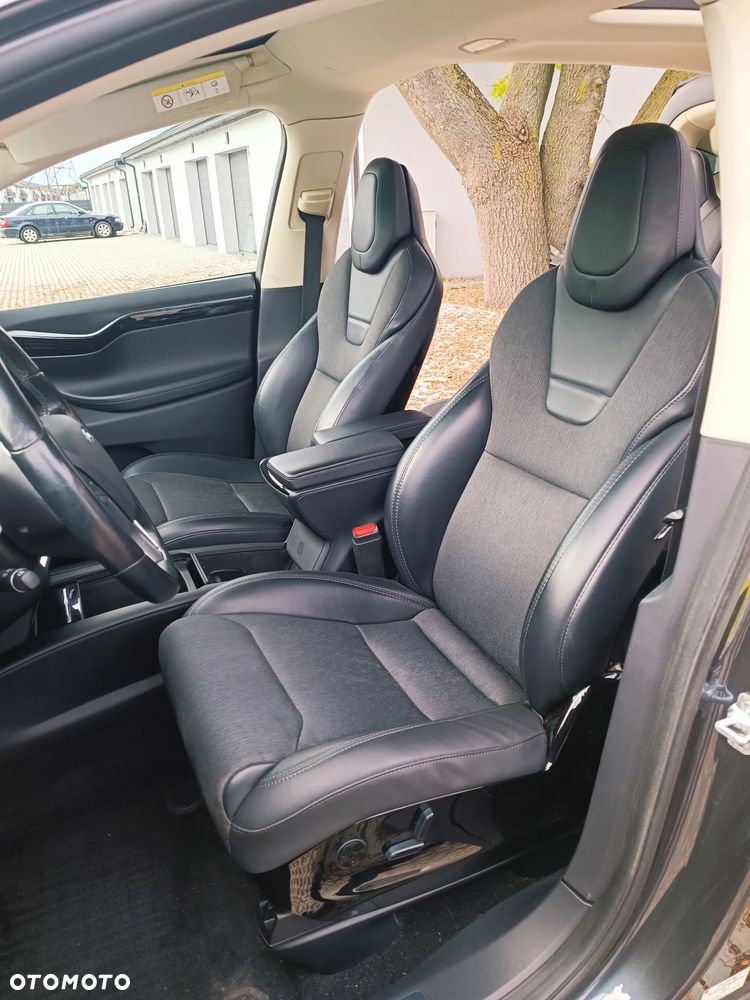 Tesla Model X Long Range Plus - 7