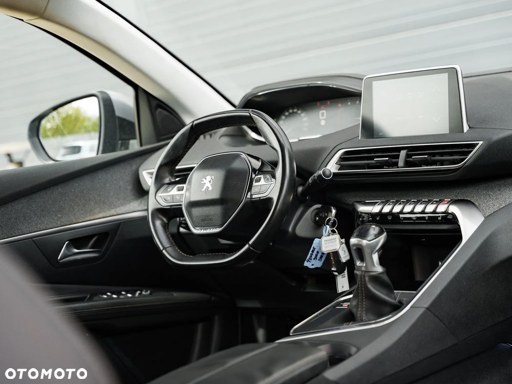 Peugeot 3008 1.5 BlueHDi Allure S&S - 19