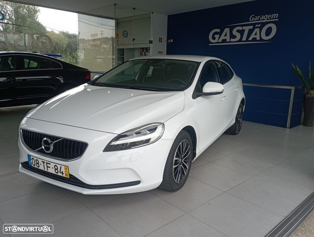 Volvo V40 2.0 D2 Momentum - 1
